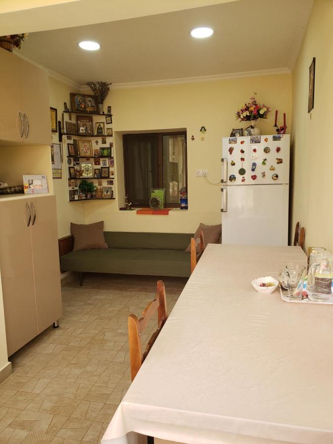 Guest House Nanu Mestia Exterior photo